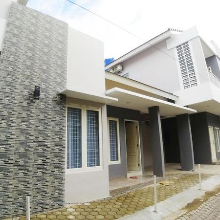 Omah Bondi Family Homestay By Fh Stay Yogyakarta Extérieur photo