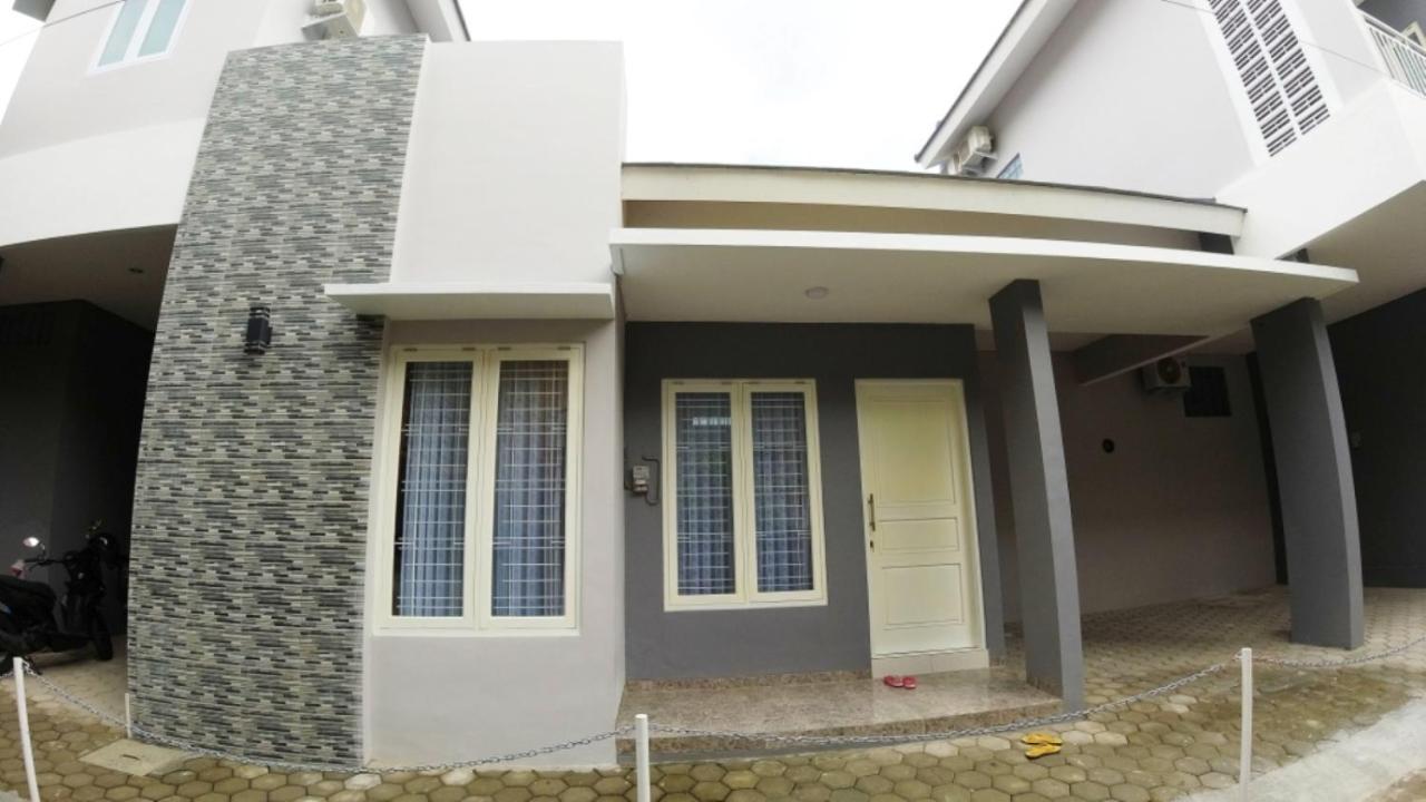Omah Bondi Family Homestay By Fh Stay Yogyakarta Extérieur photo